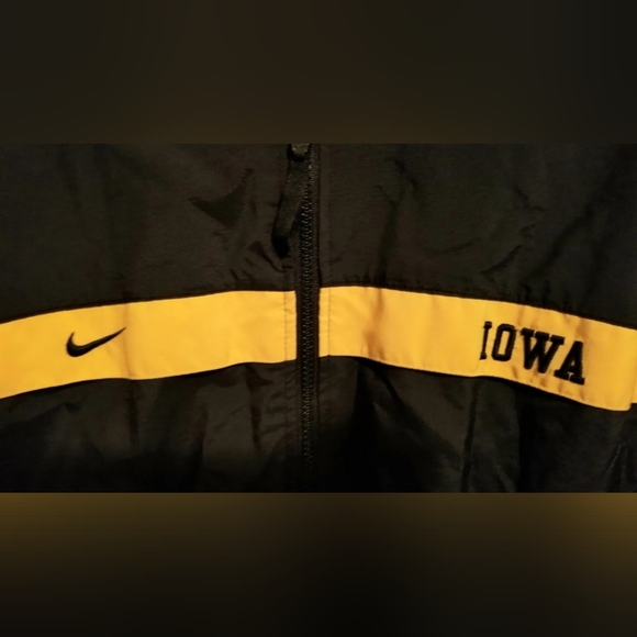 Nike Team Iowa Hawkeyes windbreaker Men's Lg - Picture 5 of 7